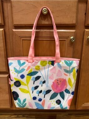 Reversible Clinique Tote!